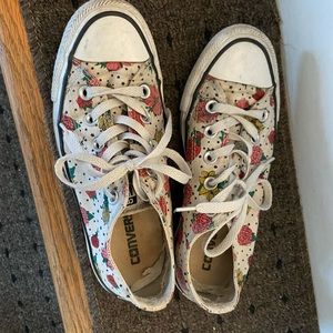 Floral Converse
